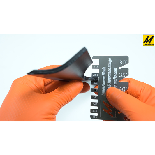 Blade thickness measurement