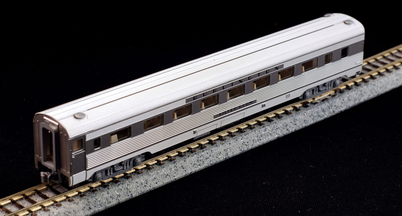 Kato N 106-090 Chicago Burlington and Quincy CB&Q EMD E5 Diesel Locomotive  DCC Ready and 5 Passenger Cars 'Silver Streak Zephyr' - 6 Unit Set