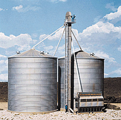 Walthers Cornerstone HO 933-2937 Wet-Dry Grain Storage Bins 2-pack