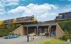 Walthers Cornerstone HO 933-4561 Urban Steel Overpass - Kit