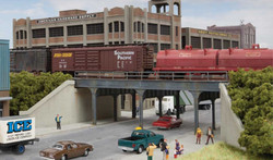 Walthers Cornerstone N 933-3871 Urban Steel Overpass - Kit