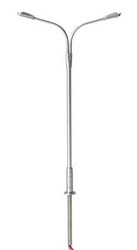 Atlas N 70000153 Streetlight Double Arm Silver Mast Warm White LED 3-Pack