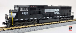 Kato N 176-7613 DCC Ready EMD EMD SD70M Locomotive w/Standard Flat Radiators Norfolk Southern NS #2581