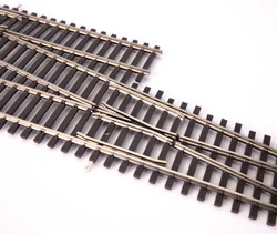 WalthersTrack HO 948-83076 Code 83 Nickel Silver DCC Friendly Number 6 Single Crossover Turnout - Right Hand