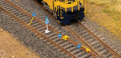Walthers Cornerstone HO 933-4162 Blue Flags - Kit - 50-Pack