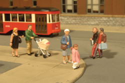 Bachmann SceneScapes Figures HO 33109 Strolling Figures 6-Pack