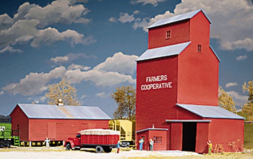 Walthers Cornerstone HO 933-3036 Farmers Cooperative Rural Grain Elevator - Kit