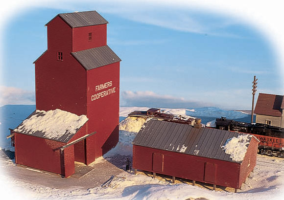 Walthers Cornerstone N 933-3238 Farmers COOP Rural Grain Elevator - Kit