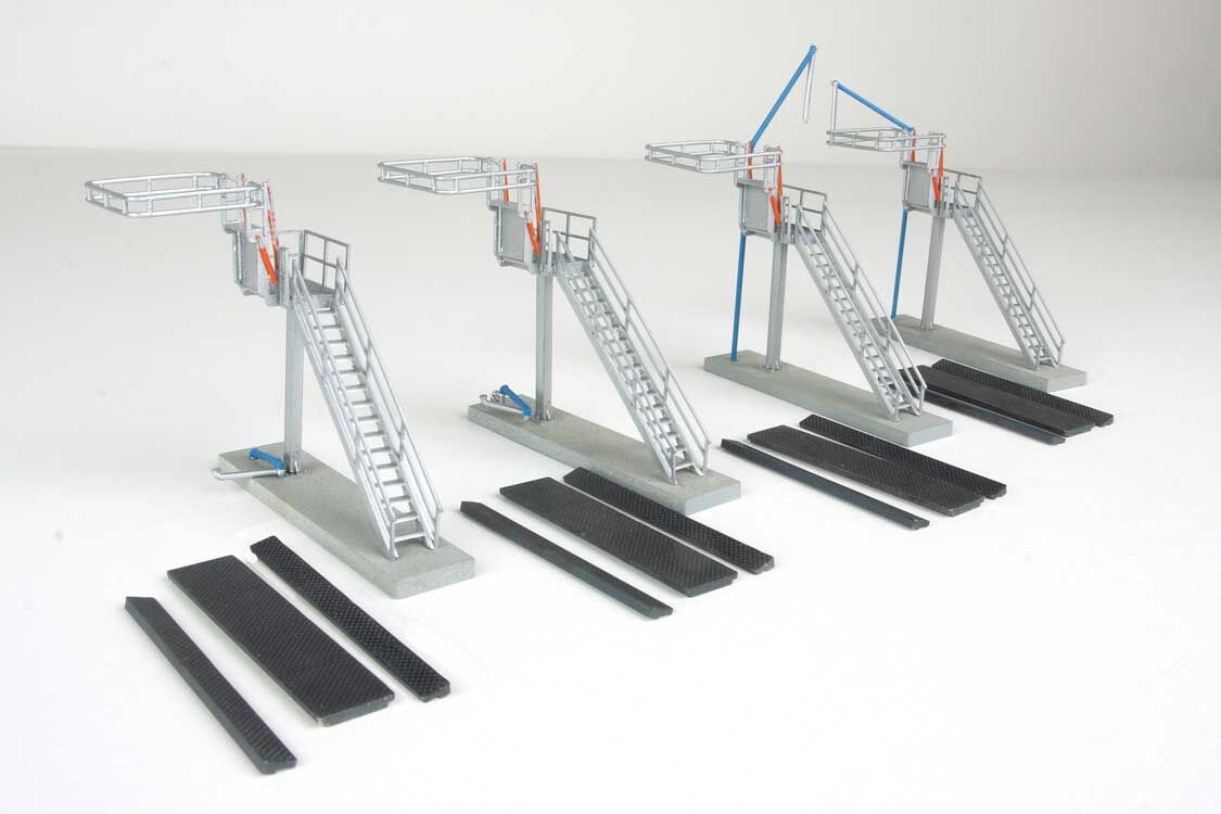 Walthers Cornerstone HO 933-4037 Four Modern Loading Racks - Kit