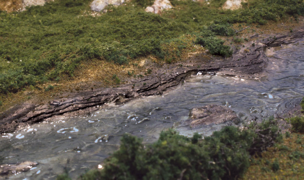 Woodland Scenics C1245 Rock Mold – Creek Bed Rock