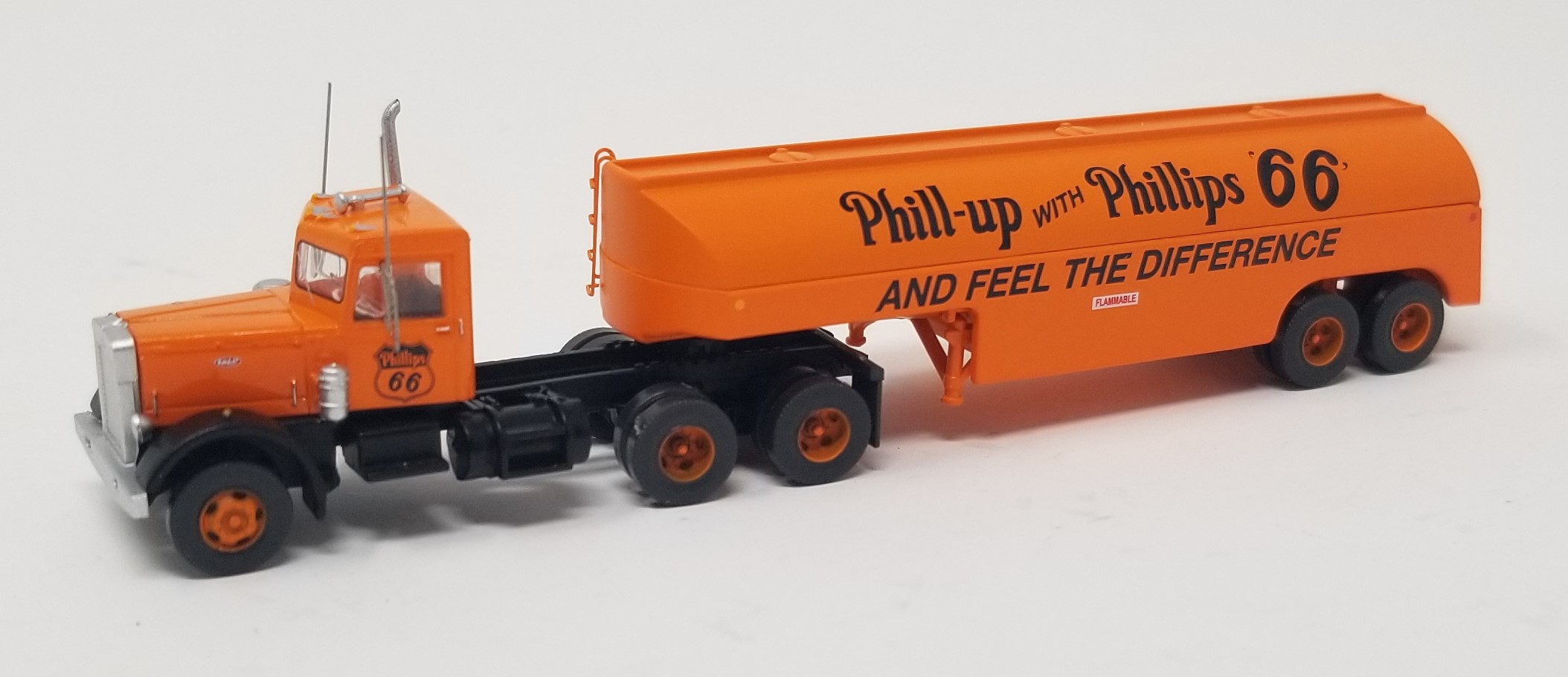 Trainworx N 55122 Vintage Fuel Tanker Peterbilt 351 Tractor Trailer Set - PHILLIPS 66
