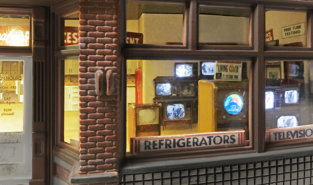 Woodland Scenics BR5069 HO Built Up Smith Brothers TV & Appliance