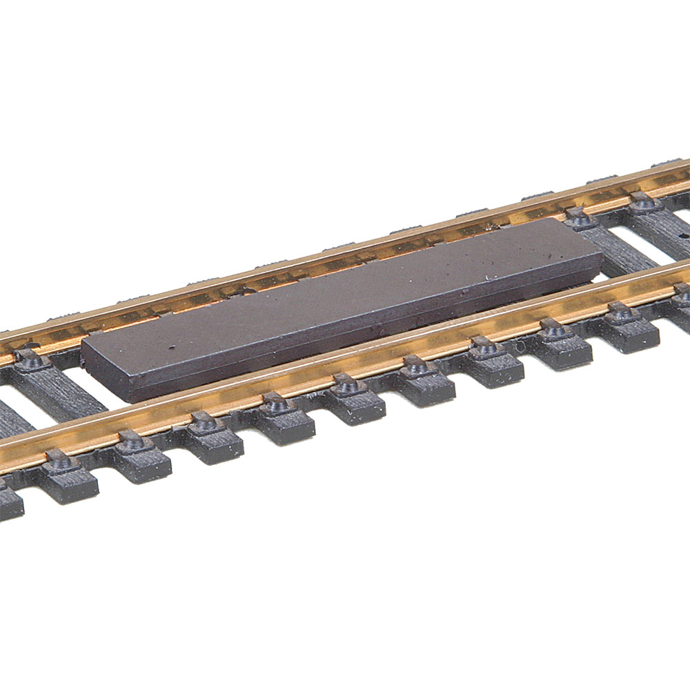 Kadee HO #321 Between-the-Rails Code 100 Delayed-Action Magnetic Uncoupler - 1 Pair