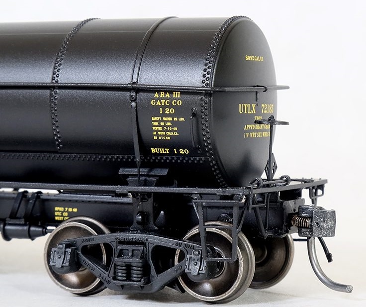 Tangent Scale Models HO 19026-01 General American GATC 8,000 Gallon 1917-Design Radial Course Tank Car UTLX ‘Black Repaint 1948+’ UTLX #72150