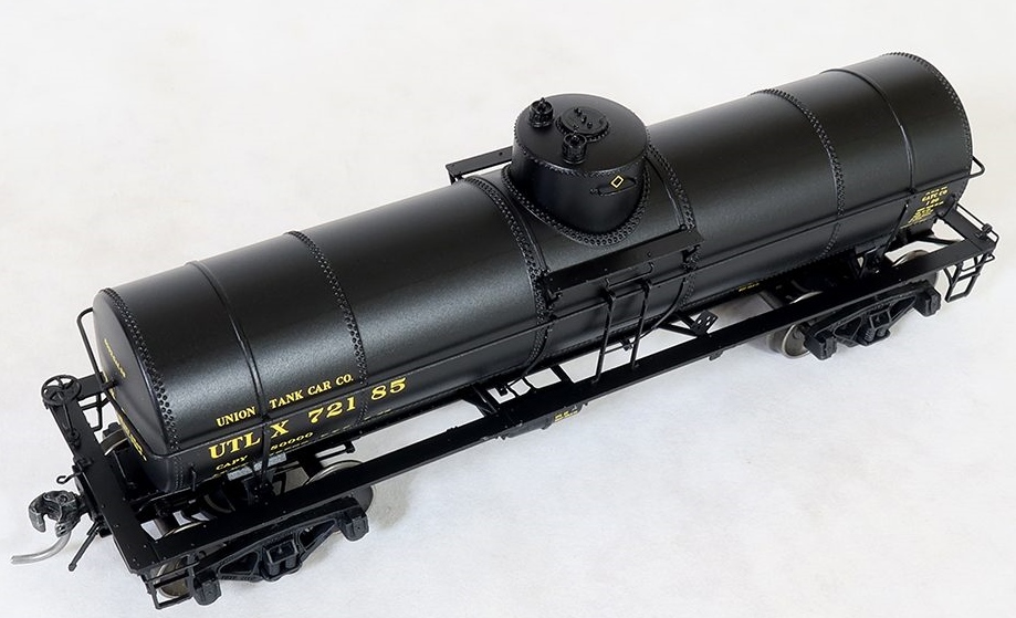 Tangent Scale Models HO 19026-03 General American GATC 8,000 Gallon 1917-Design Radial Course Tank Car UTLX ‘Black Repaint 1948+’ UTLX #72164