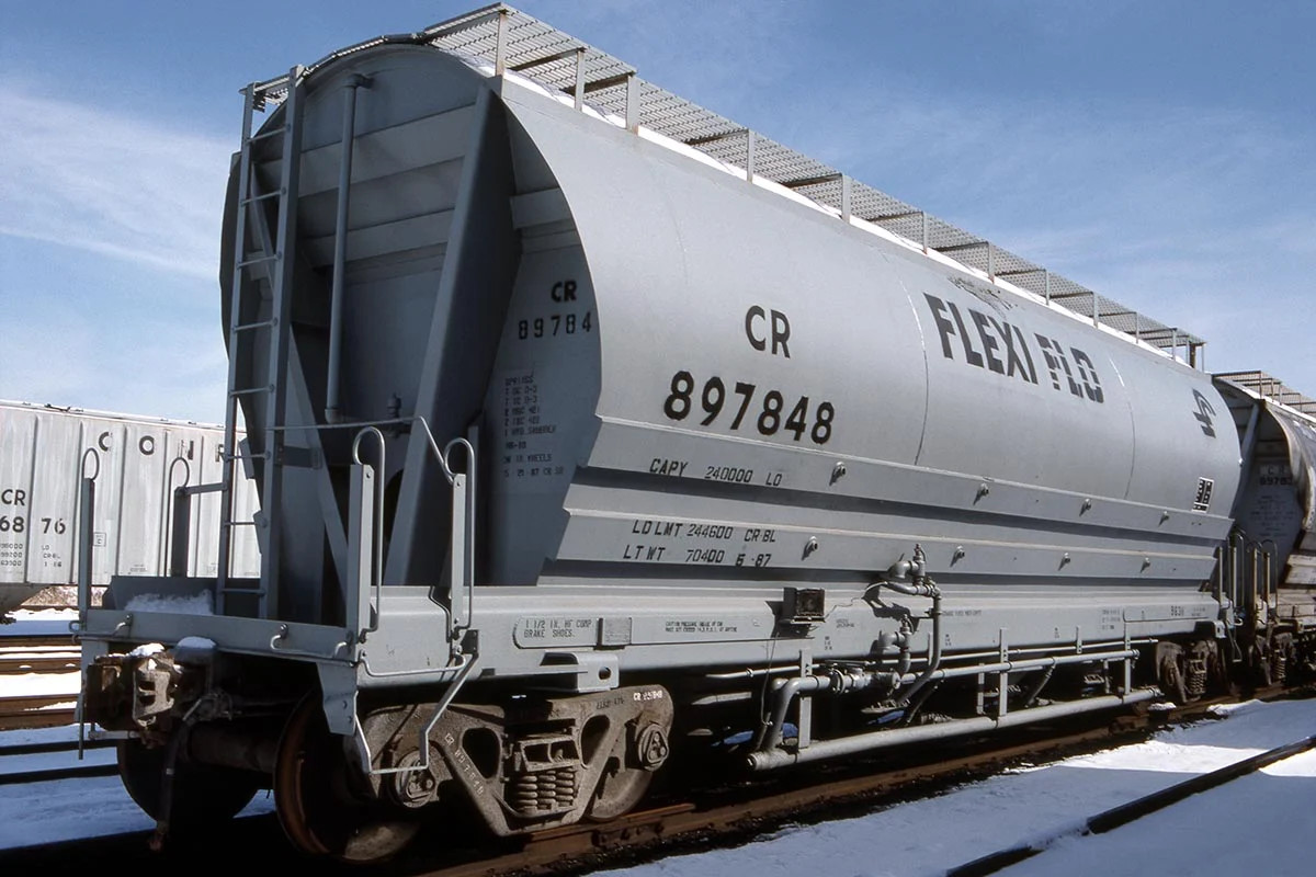 Rapido Trains Inc N 533011-1004 ACF PD3500 Flexi Flo Covered Hopper 'Late' LaFarge GE Rail Service NAHX #1004