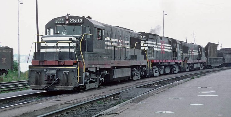 Rapido Trains Inc HO 35515 DCC/ESU Loksound Equipped GE U25B Locomotive Low Hood New Haven NH #2508