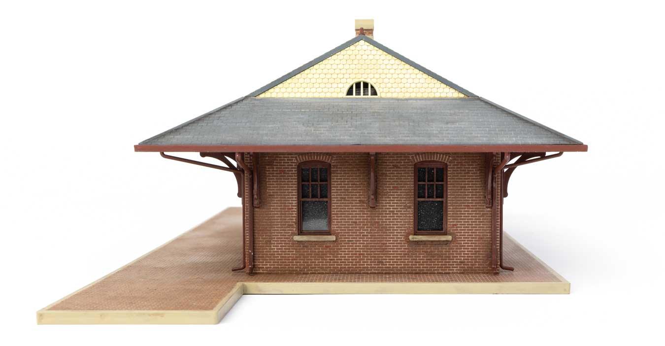 Walthers Cornerstone HO 933-3553 Pennsylvania System Brick Combination Station - Kit