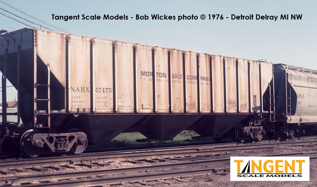 Tangent Scale Models HO 21033-01 Pullman-Standard PS-2 4427 High Side Covered Hopper NAHX 'Morton Salt 6-1969' NAHX #47457