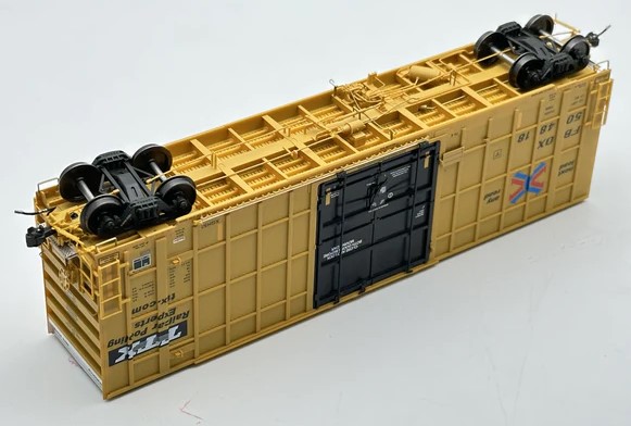 Aurora Miniatures HO 305062 Gunderson / Greenbrier 6276 cf 50′ Plate F Boxcar TTX '2004 version' FBOX #504944