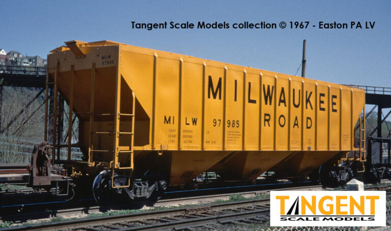 Tangent Scale Models HO 21036-01 Pullman-Standard PS-2 4427 High Side Covered Hopper Milwaukee Road 'Delivery 3-1967' MILW #97885