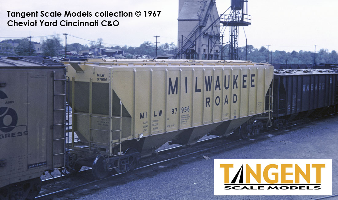 Tangent Scale Models HO 21036-11 Pullman-Standard PS-2 4427 High Side Covered Hopper Milwaukee Road 'Delivery 3-1967' MILW #97975