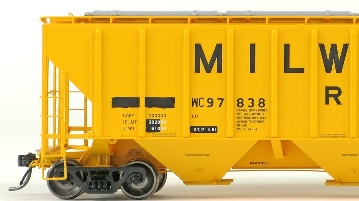 Tangent Scale Models HO 21037-02 Pullman-Standard PS-2 4427 High Side Covered Hopper Wisconsin Central 'Ex-Milwaukee Restencil 1987+' WC #97843