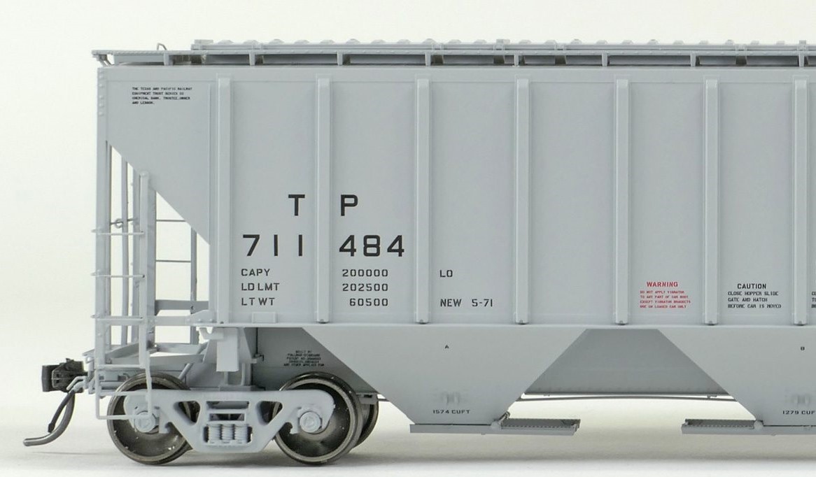 Tangent Scale Models HO 21038-03 Pullman-Standard PS-2 4427 High Side Covered Hopper Texas and Pacific 'Delivery Gray 5-1971' TP #711523