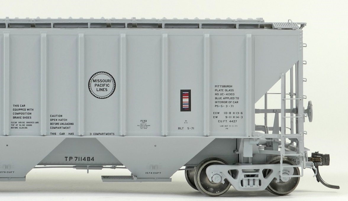 Tangent Scale Models HO 21038-06 Pullman-Standard PS-2 4427 High Side Covered Hopper Texas and Pacific 'Delivery Gray 5-1971' TP #711597