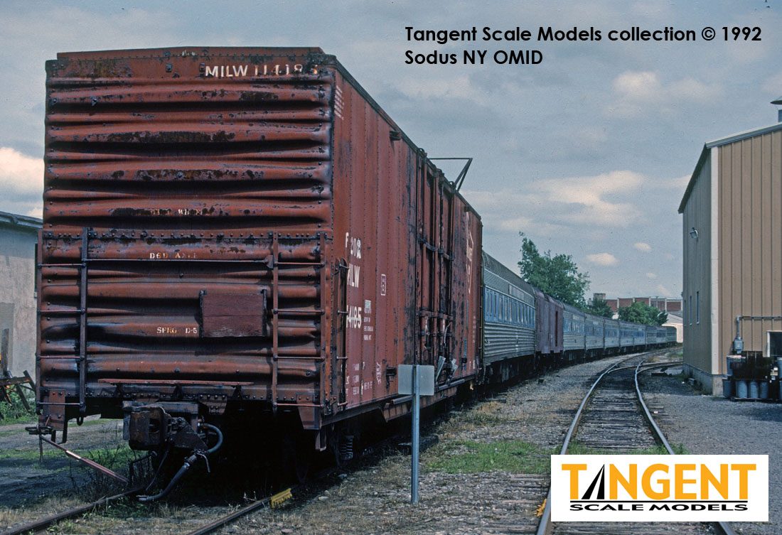 Tangent Scale Models HO 33014-05 Greenville 6,000CuFt 60' Double Door Box Car Milwaukee Road 'Red Repaint 1973+' MILW #114184