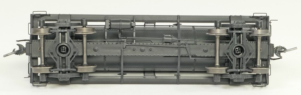 Tangent Scale Models HO 11517-05 General American 1928-Design 6000 Gallon 3-Compartment Tank Car Magnolia Petroleum Company 'Original Delivery Silver and Black 1935+' MPCX #57