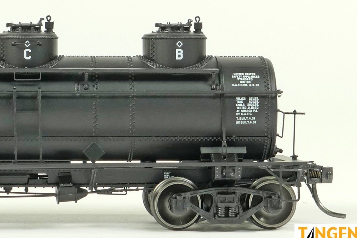 Tangent Scale Models HO 11527-01 General American 1928-Design 6000 Gallon 3-Compartment Tank Car 'Mobil Oil Company Black Lease 1960+' MOBX #302