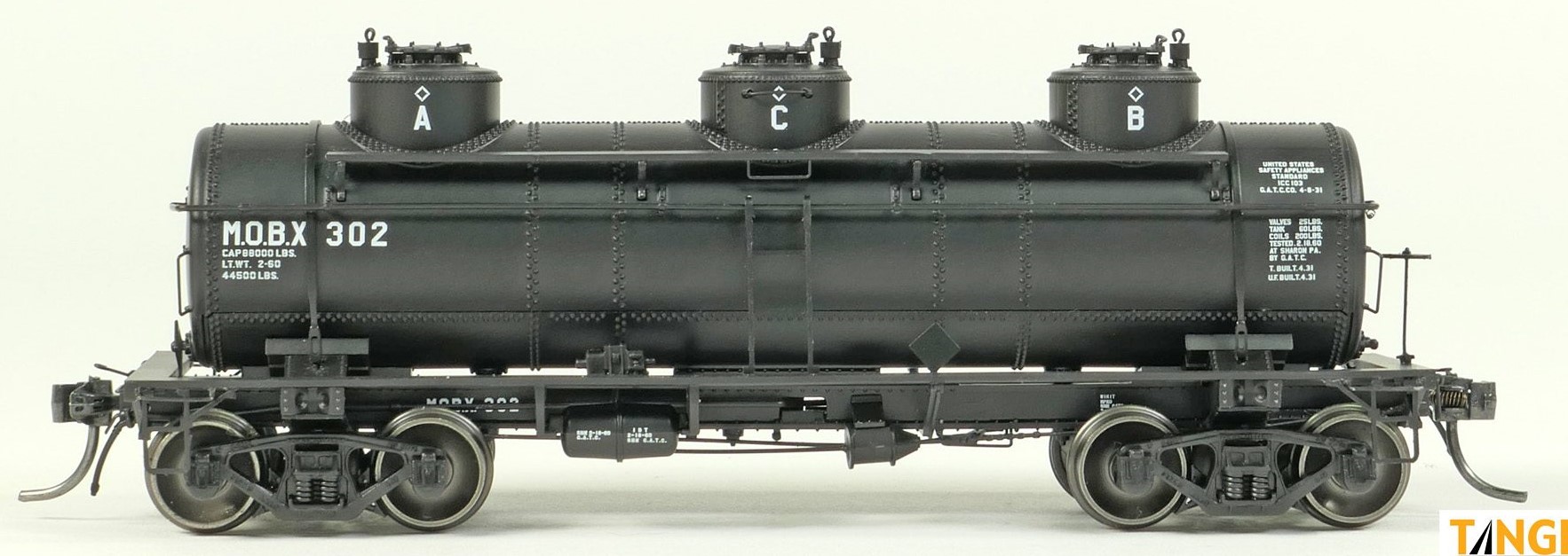 Tangent Scale Models HO 11527-01 General American 1928-Design 6000 Gallon 3-Compartment Tank Car 'Mobil Oil Company Black Lease 1960+' MOBX #302