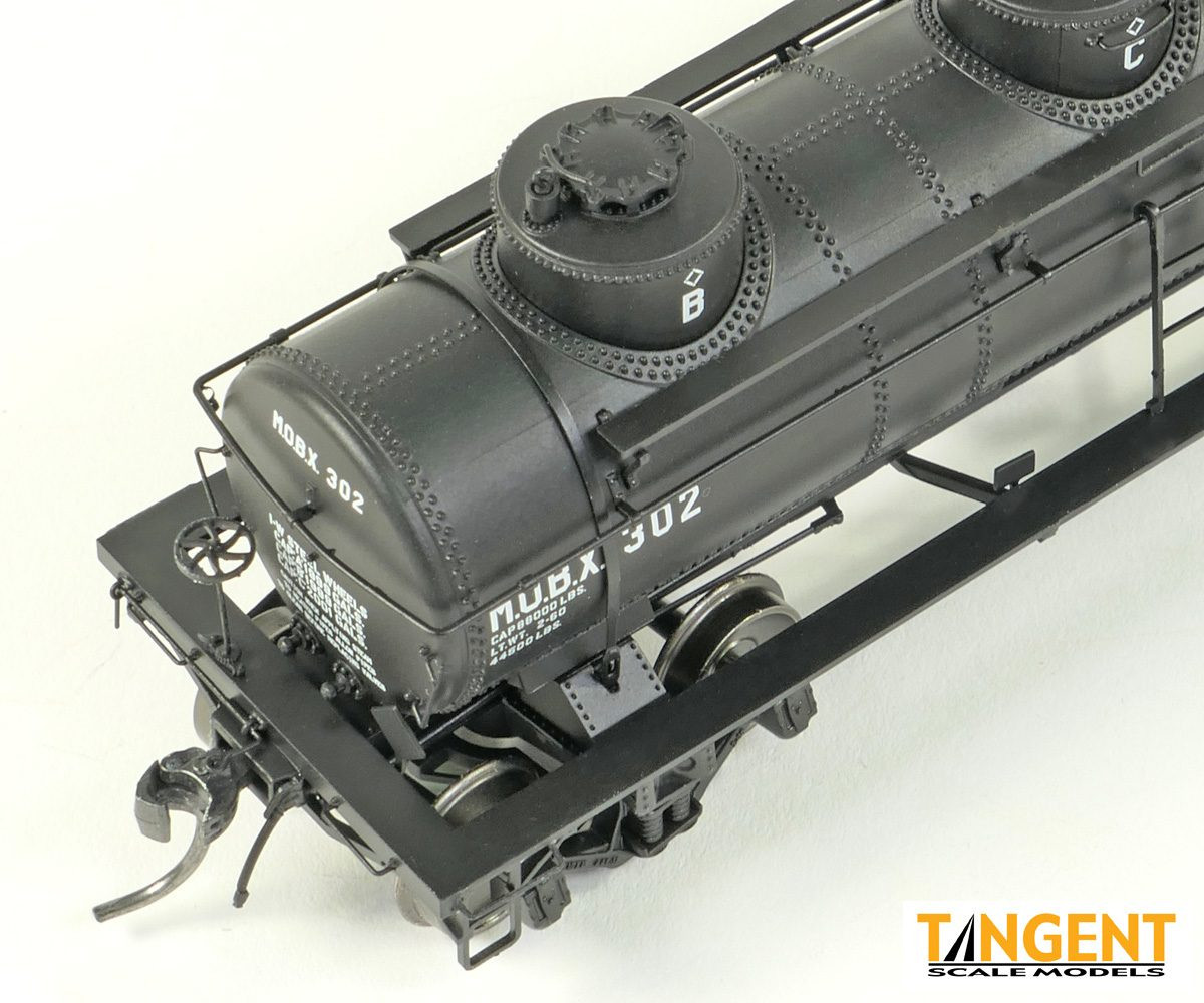 Tangent Scale Models HO 11527-02 General American 1928-Design 6000 Gallon 3-Compartment Tank Car 'Mobil Oil Company Black Lease 1960+' MOBX #310