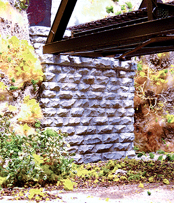 Chooch Enterprises HO 8440 Single-Track Cut Stone Bridge Abutment