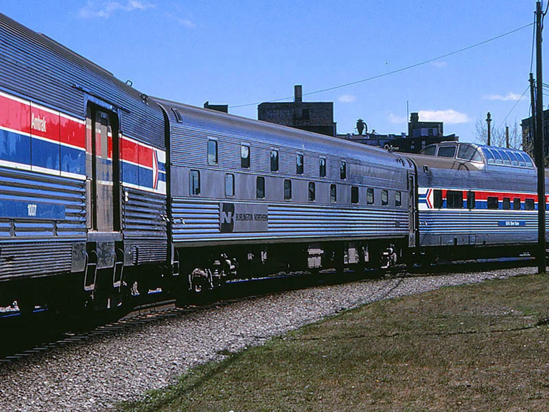 Rapido Trains Inc HO 141023 Budd Slumbercoach Northern Pacific NP #325 'Loch Sloy'