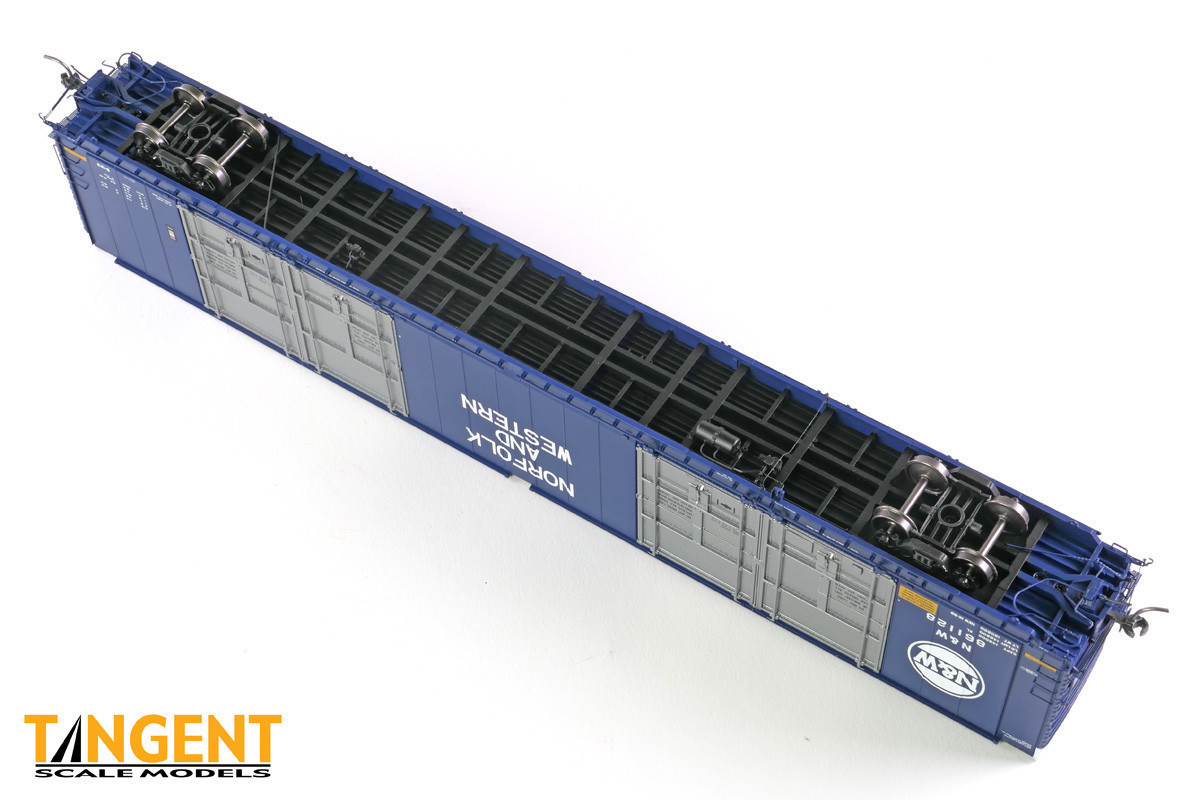 Tangent Scale Models HO 25525-05 Greenville 86′ Quad Plug Door Box Car Norfolk & Western 'Delivery 12-1969 Blue' N&W #861131