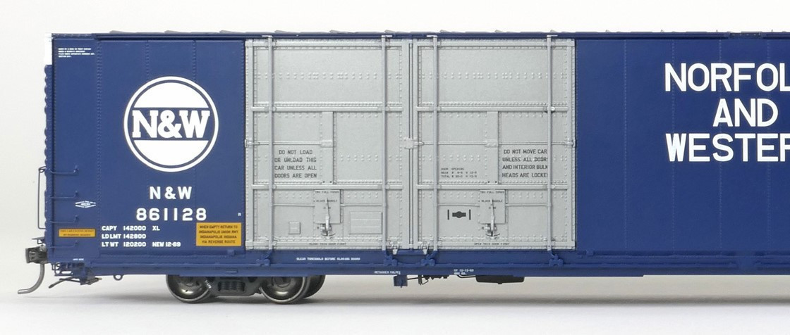 Tangent Scale Models HO 25525-06 Greenville 86′ Quad Plug Door Box Car Norfolk & Western 'Delivery 12-1969 Blue' N&W #861137