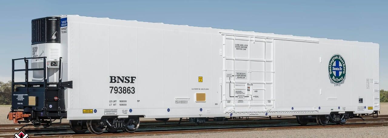 ScaleTrains Rivet Counter HO SXT40120 Trinity 82' 7711 Mechanical Reefer BNSF 'Logo Icicles' No Stripes Carrier Non-Sound BNSF #793834