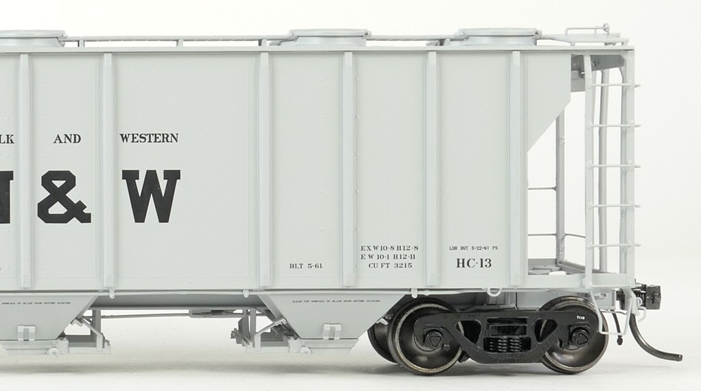 Tangent Scale Models HO 35013-01 PS-2 3215CuFt Covered Hopper Norfolk and Western 'Delivery Gray HC13 5-1961' NW #71552