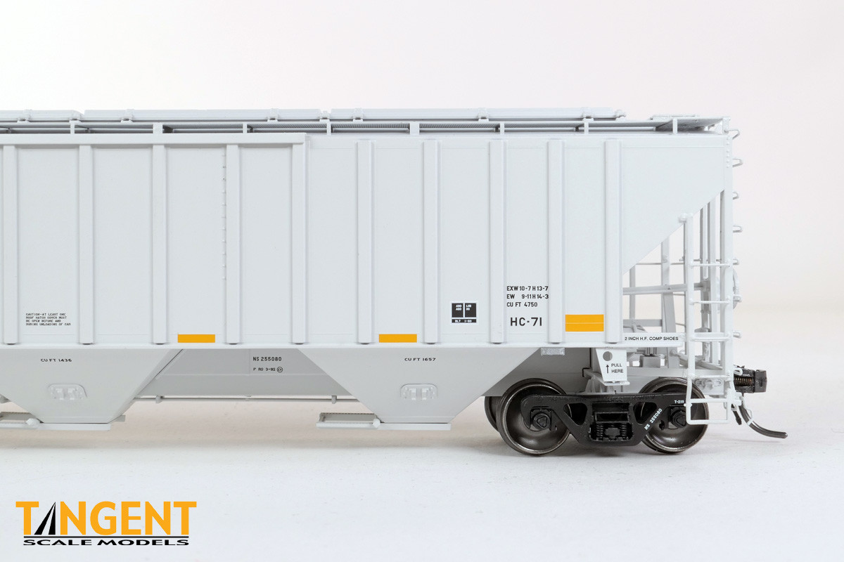 Tangent Scale Models HO 36224-02 NW Roanoke Shops 4750CuFt Covered Hopper Norfolk Southern 'Conspicuity HC-71 2005+' NS #254090