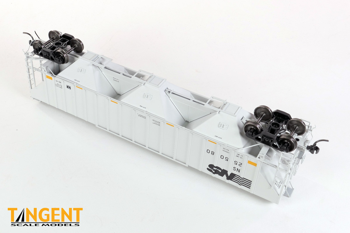 Tangent Scale Models HO 36224-03 NW Roanoke Shops 4750CuFt Covered Hopper Norfolk Southern 'Conspicuity HC-71 2005+' NS #254095