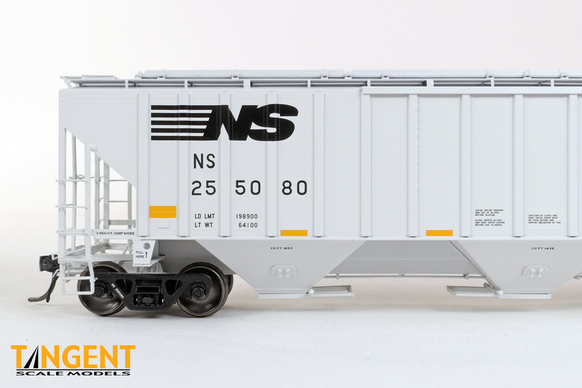 Tangent Scale Models HO 36224-03 NW Roanoke Shops 4750CuFt Covered Hopper Norfolk Southern 'Conspicuity HC-71 2005+' NS #254095