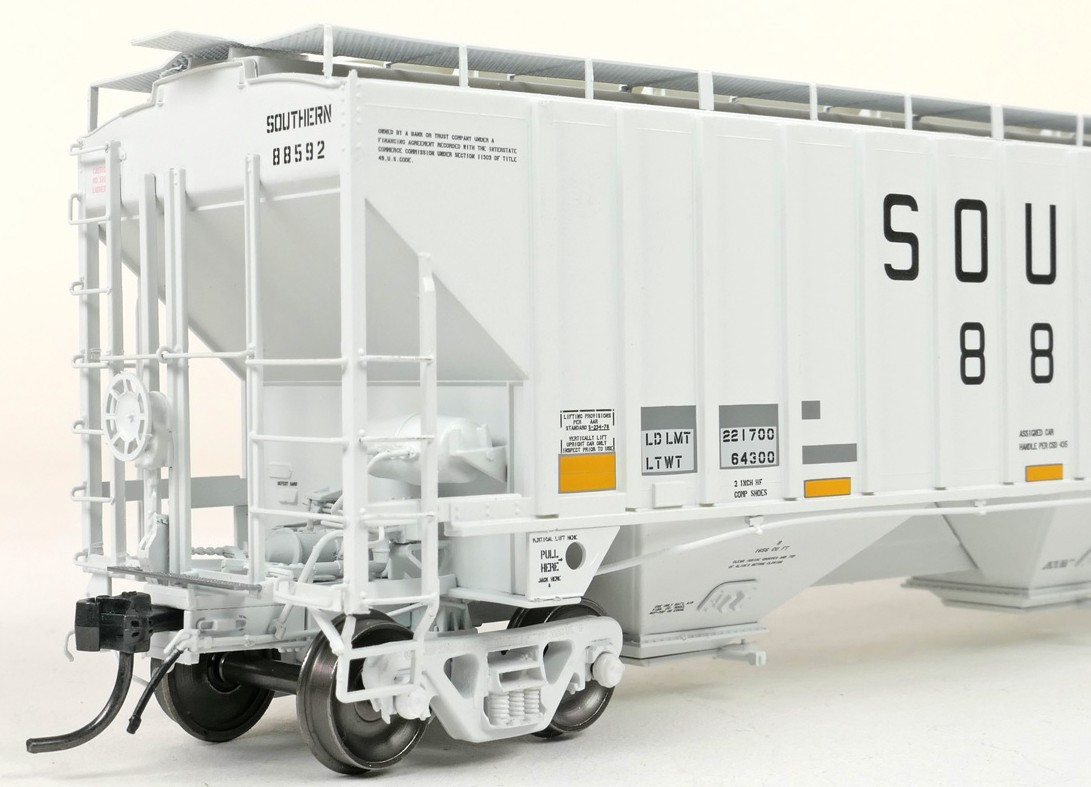 Tangent Scale Models HO 36370-03 PS4750 Covered Hopper Southern Delivery 1981 with Conspicuity 2005+ SOU #88642