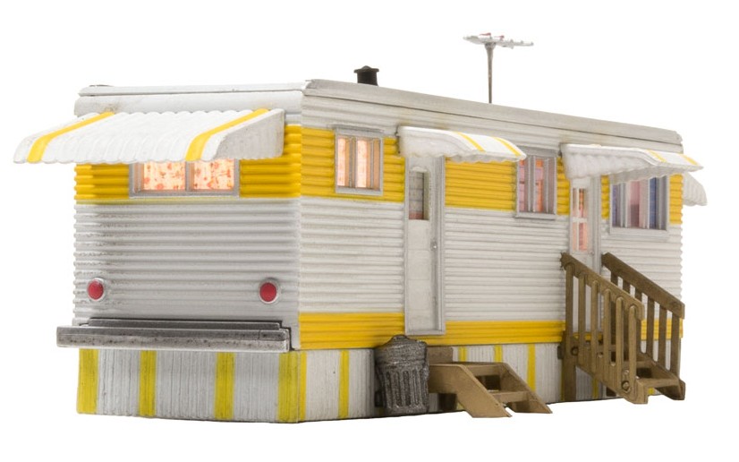 Woodland Scenics N BR4952 Built-&-Ready Landmark Structure Sunny Days Trailer w/lights Assembled
