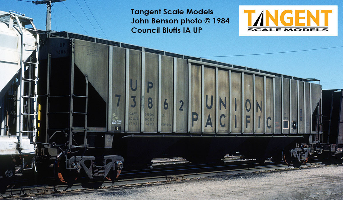 Tangent Scale Models HO 36373-12 PS4750 Covered Hopper Union Pacific 'Delivery Gray CH-100-28 3-1974' UP #74082