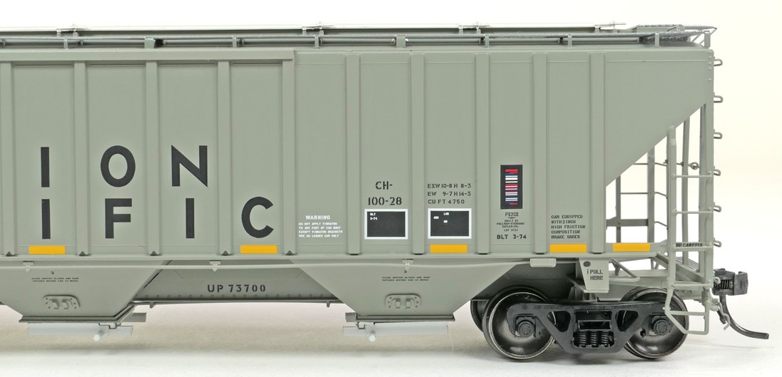 Tangent Scale Models HO 36374-01 PS4750 Covered Hopper Union Pacific 'CH-100-28 With Conspicuity' UP #73700