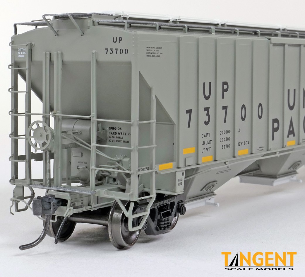 Tangent Scale Models HO 36374-01 PS4750 Covered Hopper Union Pacific 'CH-100-28 With Conspicuity' UP #73700