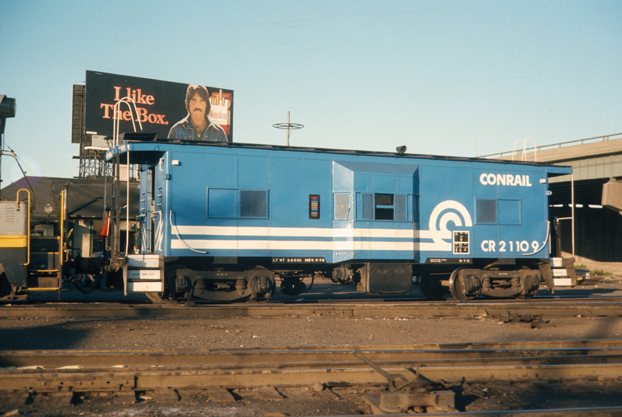 Tangent Scale Models HO 60713-03 Erie ICC Bay Window Caboose Conrail N7D 'Blue Repaint 6-1976' CR #21110