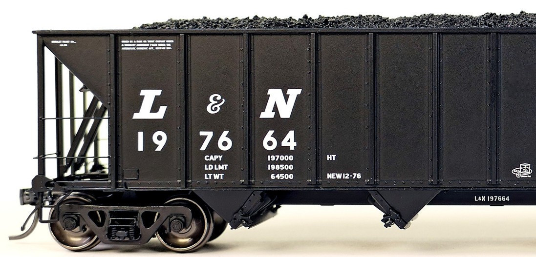 Tangent Scale Models HO 32016-05 Bethlehem Steel 3350CuFt Quad Coal Hopper Louisville & Nashville 'Delivery White Slant 1976' LN #197326